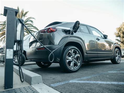 Badge RFID pour voiture électrique : gérer l’accès aux 